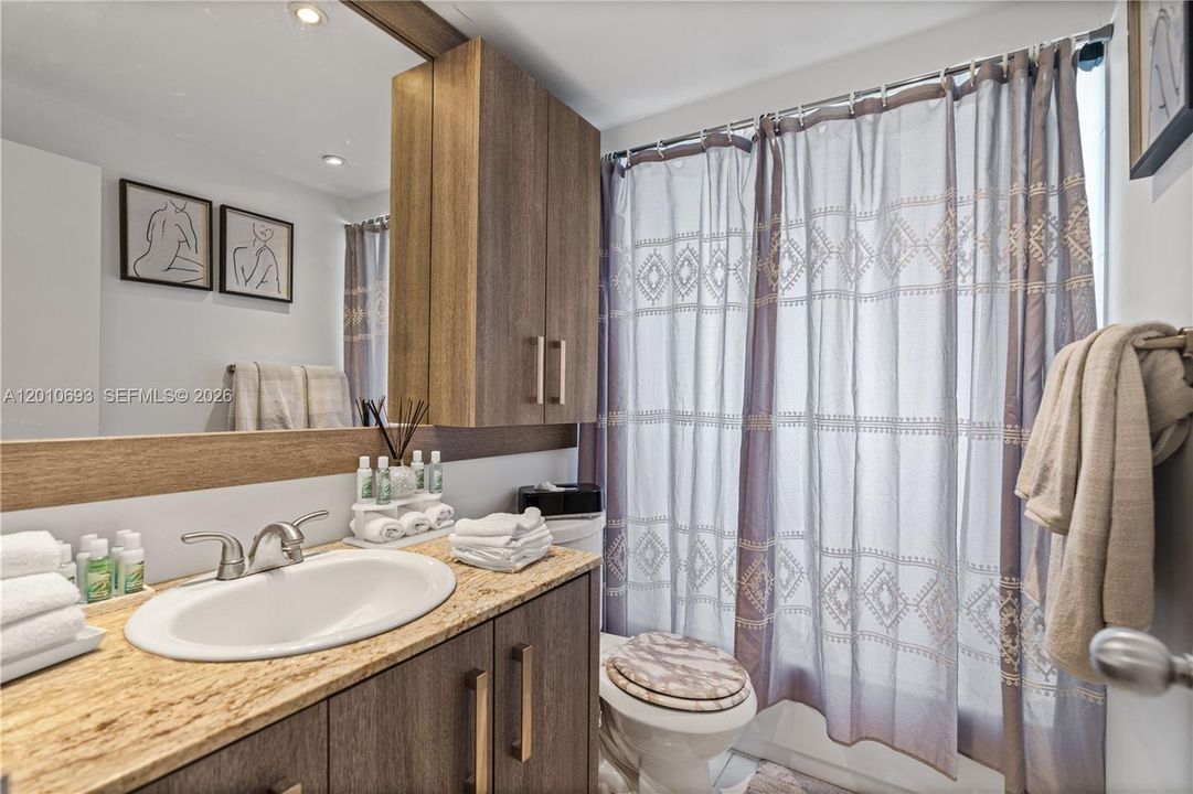 En Venta: $140,000 (2 camas, 2 baños, 1010 Pies cuadrados)