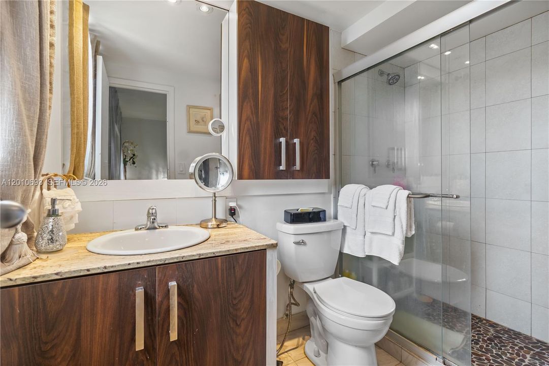 En Venta: $140,000 (2 camas, 2 baños, 1010 Pies cuadrados)