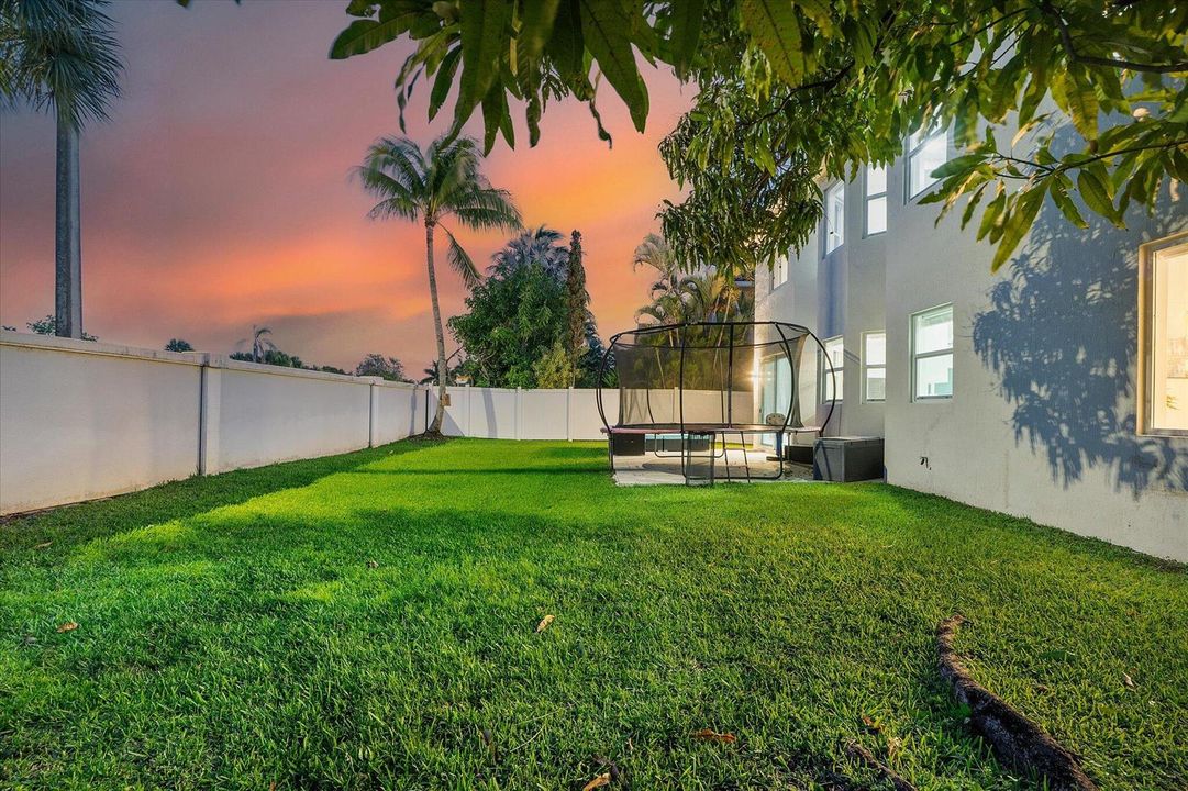 097-1483 SW 161st Ave twilight_097