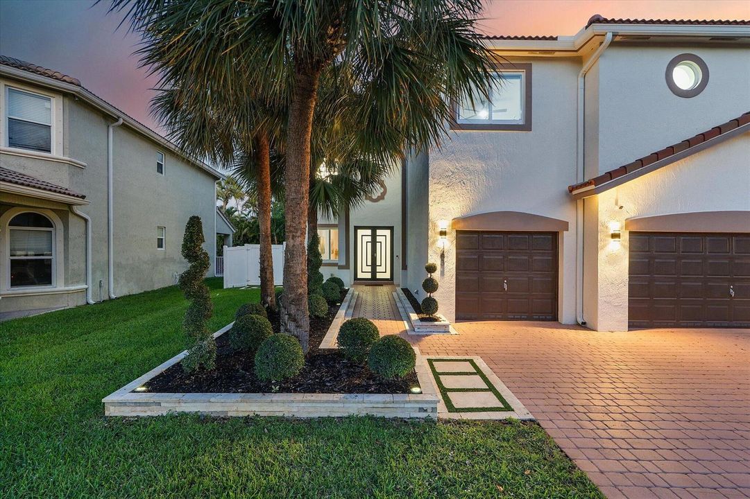 090-1483 SW 161st Ave twilight_090