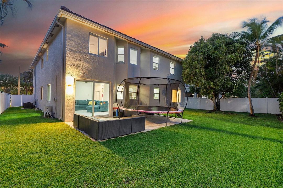 093-1483 SW 161st Ave twilight_093