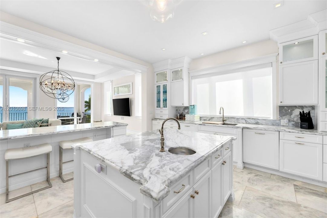 For Rent: $55,000 (4 beds, 5 baths, 6816 Square Feet)