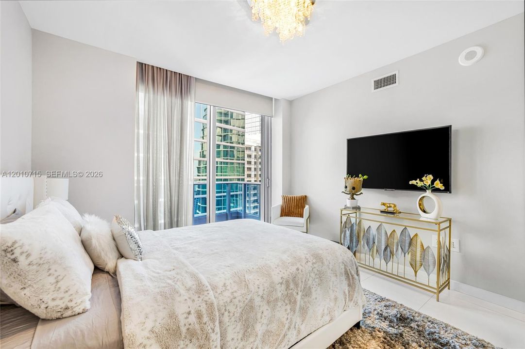 For Sale: $1,200,000 (2 beds, 2 baths, 1539 Square Feet)