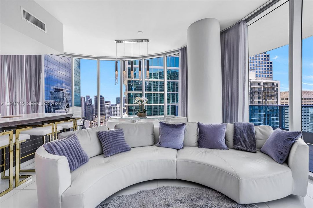 For Sale: $1,200,000 (2 beds, 2 baths, 1539 Square Feet)