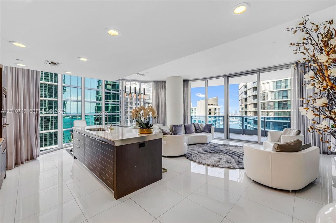 For Sale: $1,200,000 (2 beds, 2 baths, 1539 Square Feet)