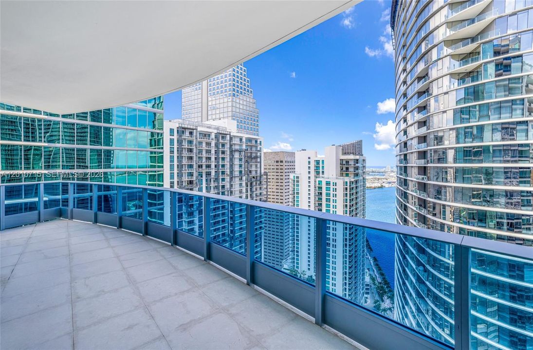 For Sale: $1,200,000 (2 beds, 2 baths, 1539 Square Feet)