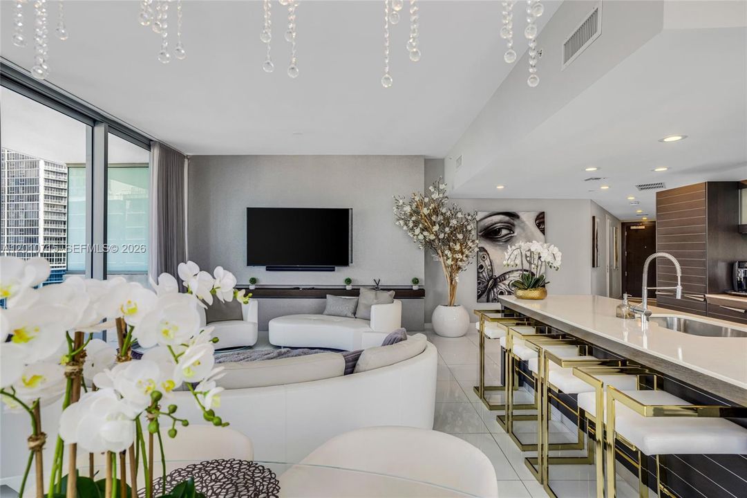 For Sale: $1,200,000 (2 beds, 2 baths, 1539 Square Feet)
