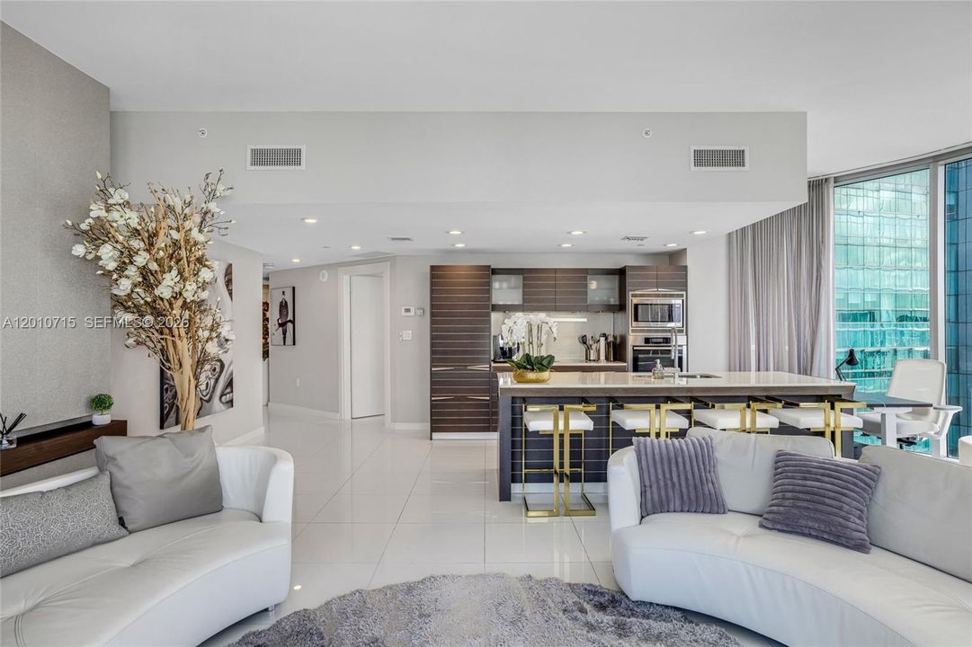 For Sale: $1,200,000 (2 beds, 2 baths, 1539 Square Feet)