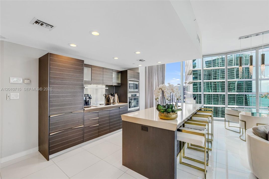 For Sale: $1,200,000 (2 beds, 2 baths, 1539 Square Feet)