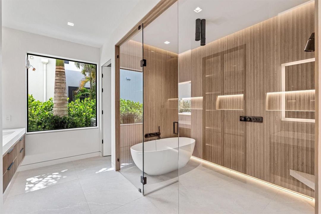 PRIMARY_BATHROOM_ANGLE_RT