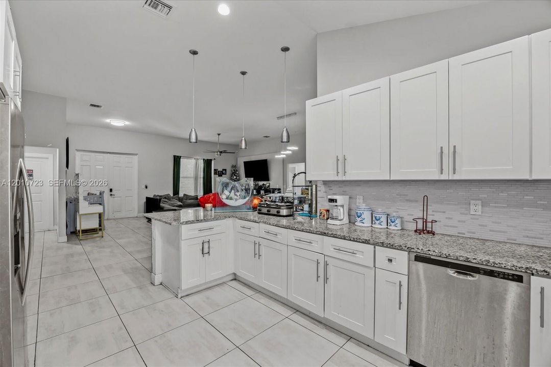 For Sale: $475,000 (4 beds, 3 baths, 2257 Square Feet)