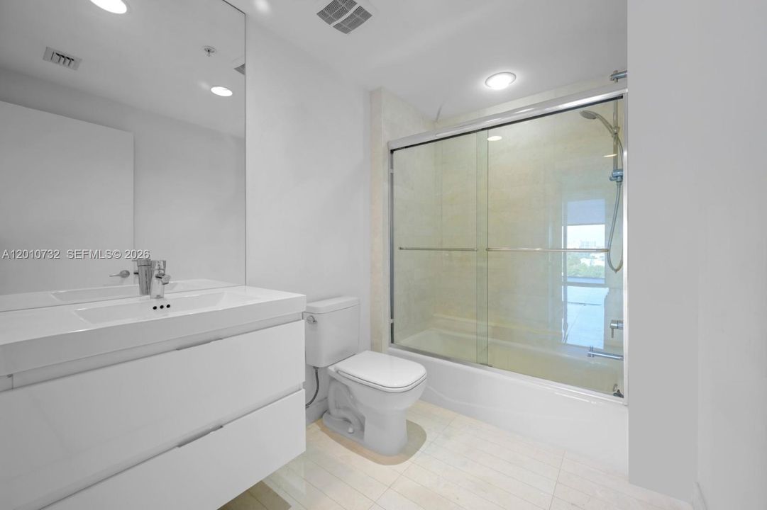 Active With Contract: $5,500 (2 beds, 3 baths, 1756 Square Feet)