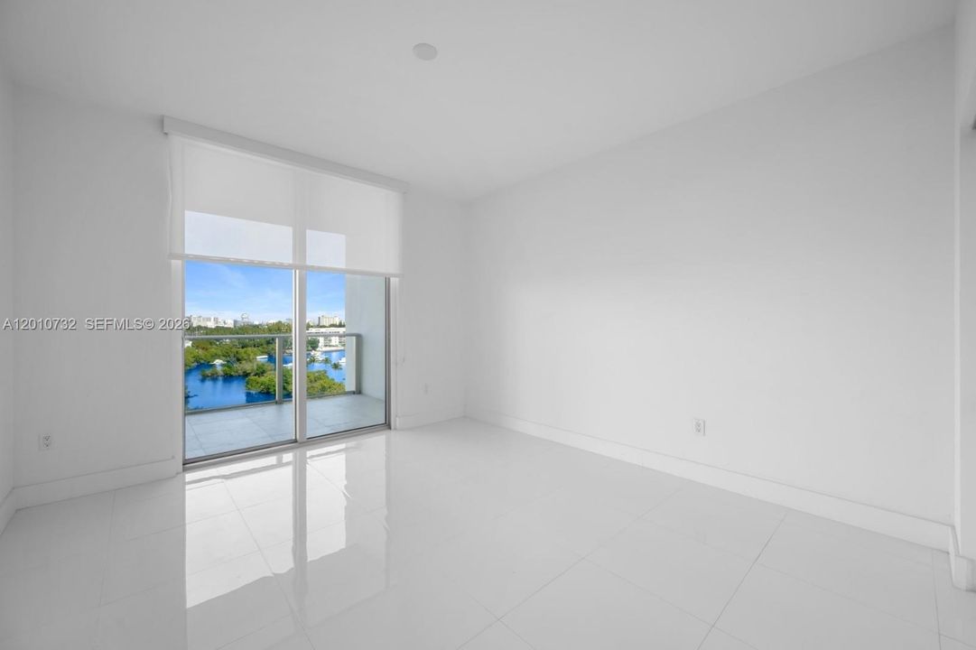 Active With Contract: $5,500 (2 beds, 3 baths, 1756 Square Feet)