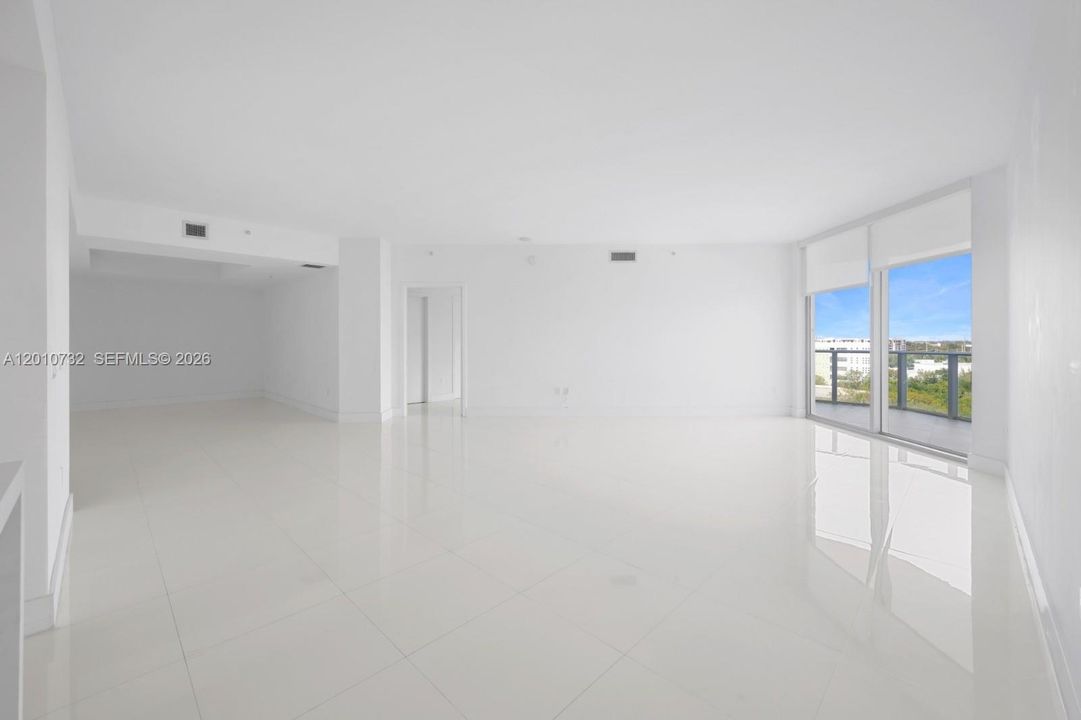 Active With Contract: $5,500 (2 beds, 3 baths, 1756 Square Feet)