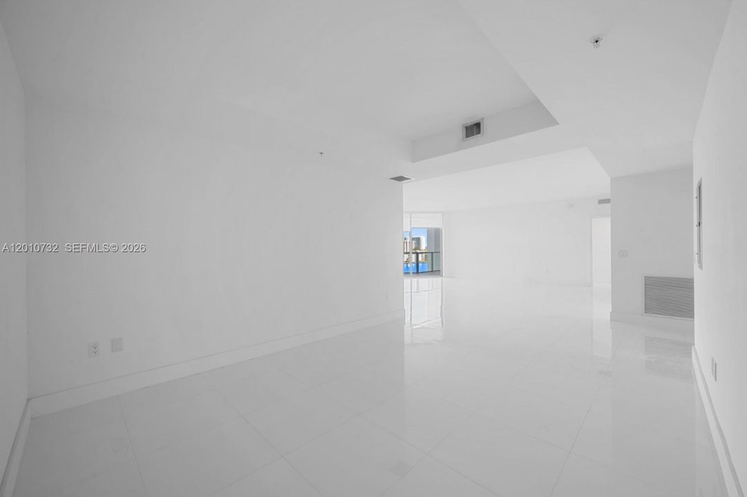 Active With Contract: $5,500 (2 beds, 3 baths, 1756 Square Feet)
