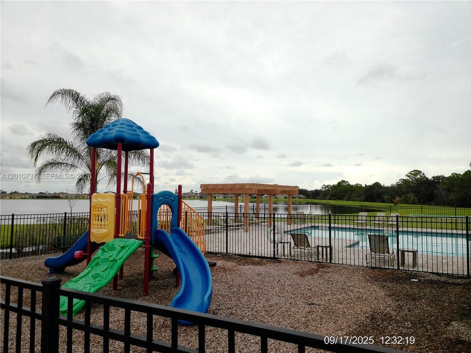 Active With Contract: $2,133 (4 beds, 2 baths, 1830 Square Feet)