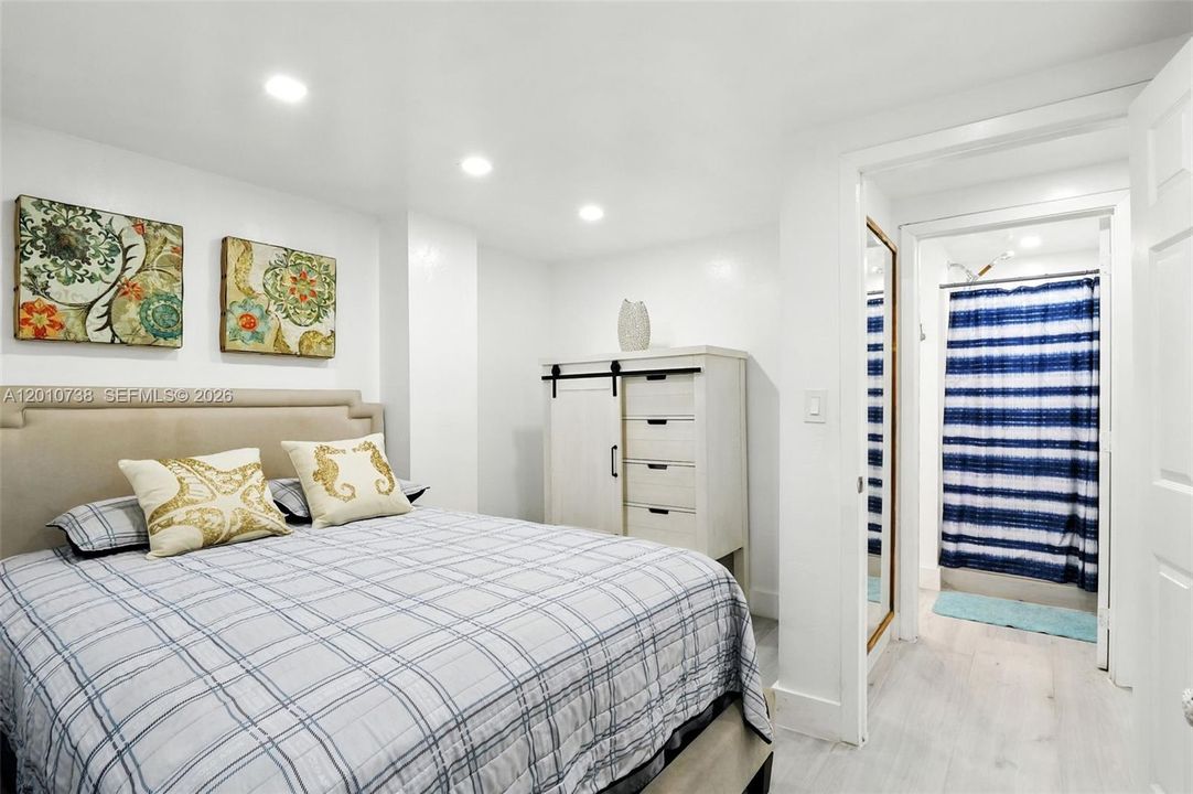 For Sale: $1,100,000 (0 beds, 0 baths, 2394 Square Feet)