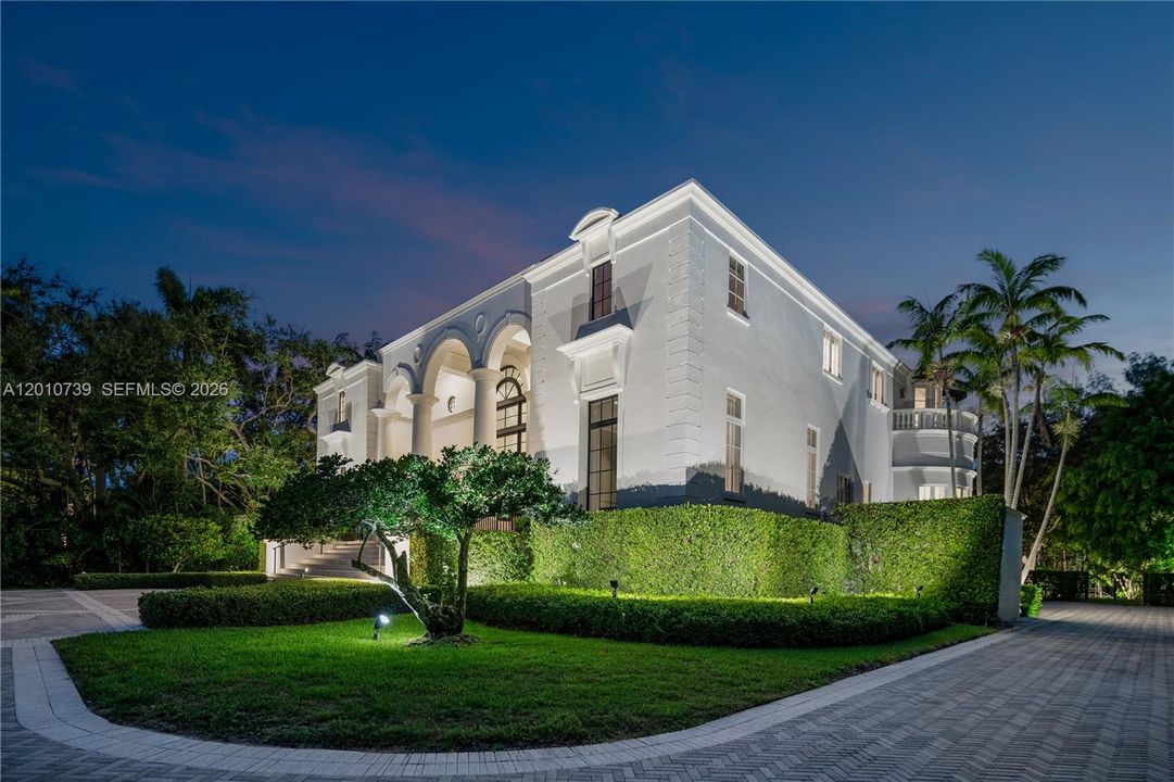 В аренду: $85,000 (6 спален, 6 ванн, 9099 Квадратных фут)