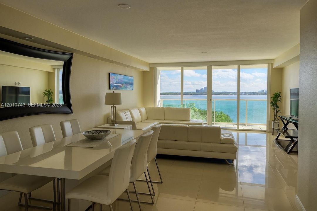 Active With Contract: $4,800 (2 beds, 2 baths, 1521 Square Feet)