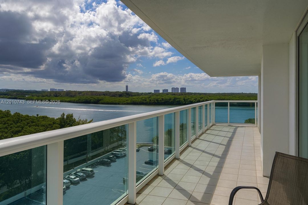 Active With Contract: $4,800 (2 beds, 2 baths, 1521 Square Feet)