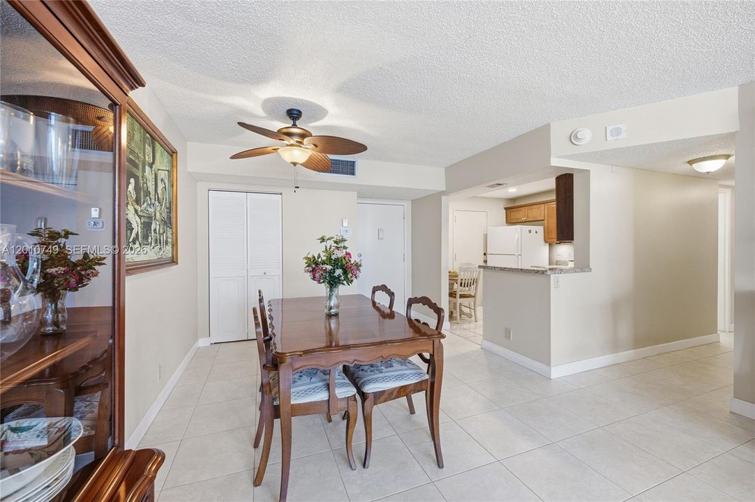 For Sale: $345,000 (2 beds, 2 baths, 1344 Square Feet)