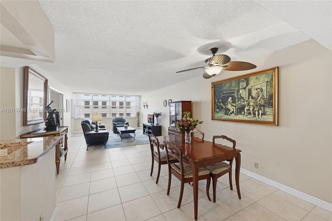 For Sale: $345,000 (2 beds, 2 baths, 1344 Square Feet)