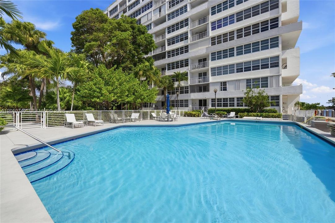 For Sale: $345,000 (2 beds, 2 baths, 1344 Square Feet)