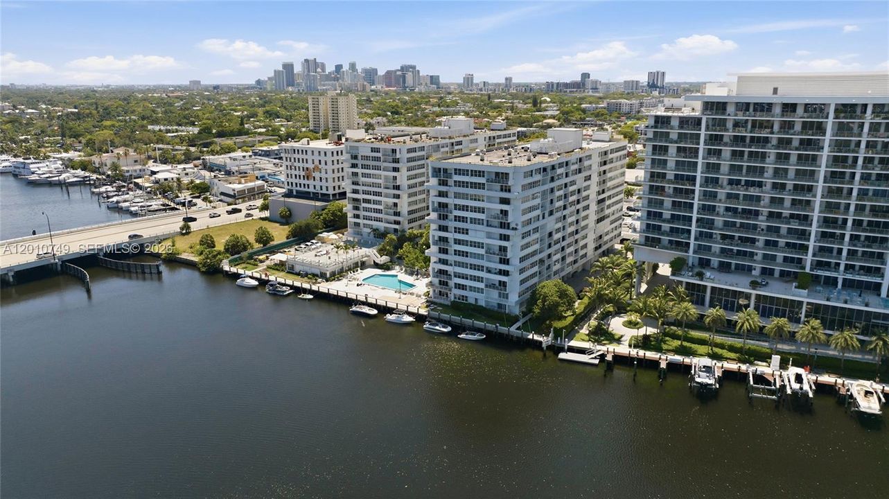 For Sale: $345,000 (2 beds, 2 baths, 1344 Square Feet)