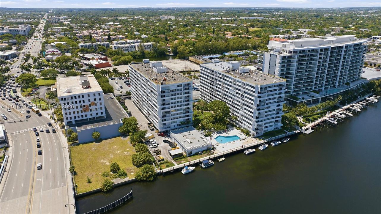 For Sale: $345,000 (2 beds, 2 baths, 1344 Square Feet)