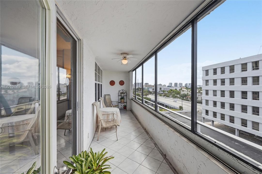 For Sale: $345,000 (2 beds, 2 baths, 1344 Square Feet)