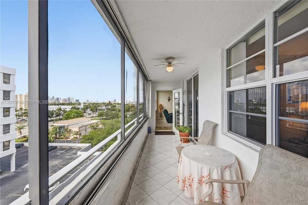 For Sale: $345,000 (2 beds, 2 baths, 1344 Square Feet)
