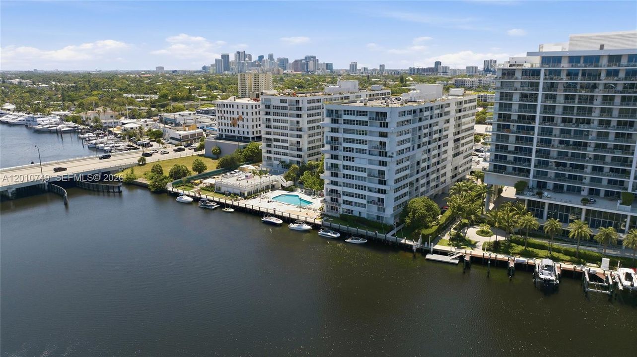 For Sale: $345,000 (2 beds, 2 baths, 1344 Square Feet)