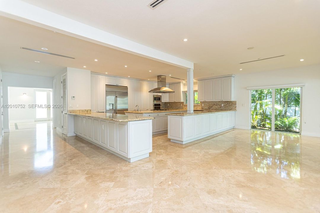 Active With Contract: $7,750,000 (4 beds, 4 baths, 4502 Square Feet)