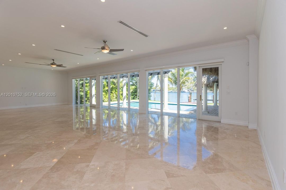 Active With Contract: $7,750,000 (4 beds, 4 baths, 4502 Square Feet)