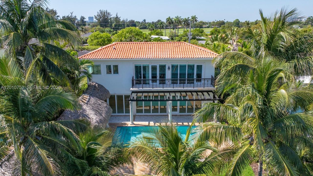 Active With Contract: $7,750,000 (4 beds, 4 baths, 4502 Square Feet)