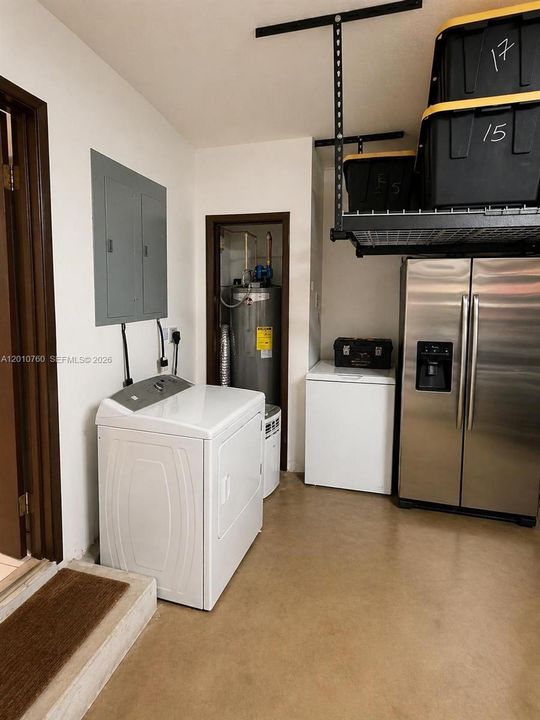 For Sale: $1,600,000 (7 beds, 4 baths, 4133 Square Feet)