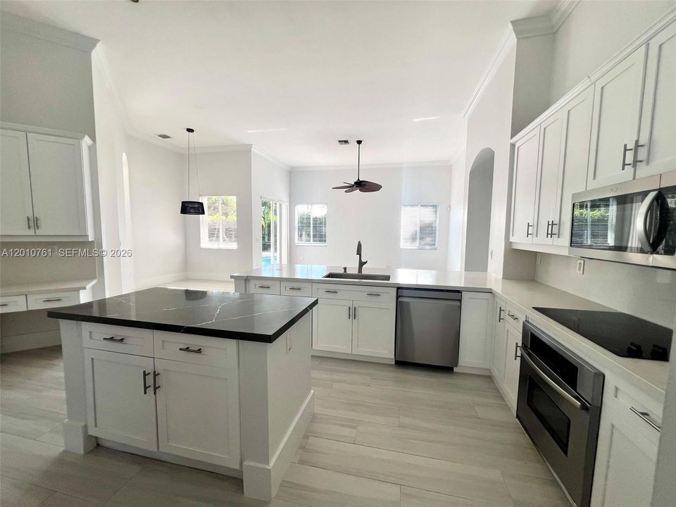 Active With Contract: $8,500 (4 beds, 3 baths, 2989 Square Feet)