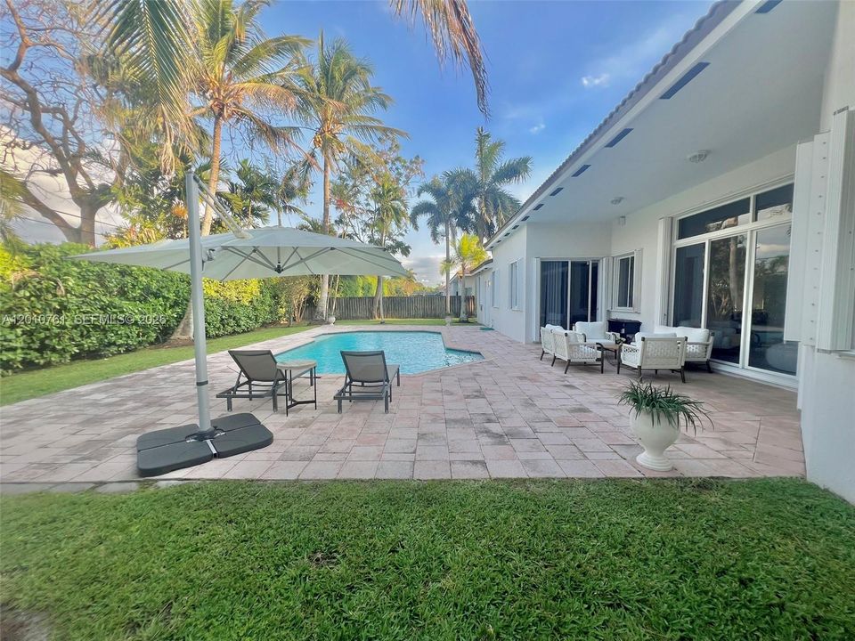 Active With Contract: $8,500 (4 beds, 3 baths, 2989 Square Feet)