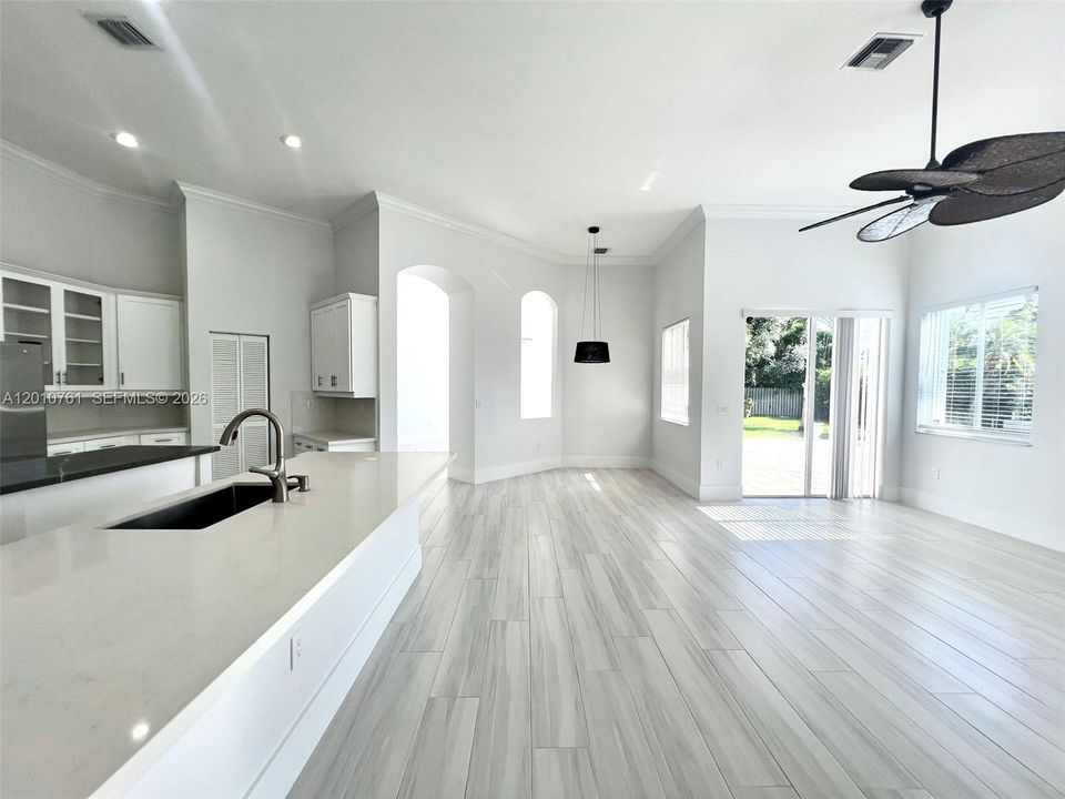 Active With Contract: $8,500 (4 beds, 3 baths, 2989 Square Feet)