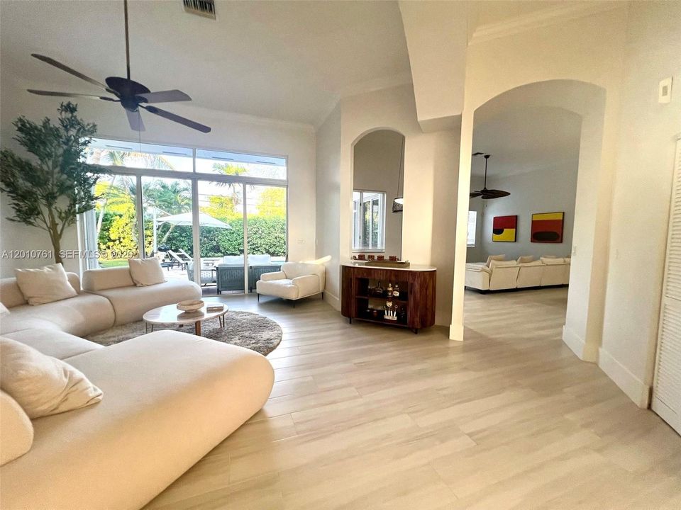 Active With Contract: $8,500 (4 beds, 3 baths, 2989 Square Feet)
