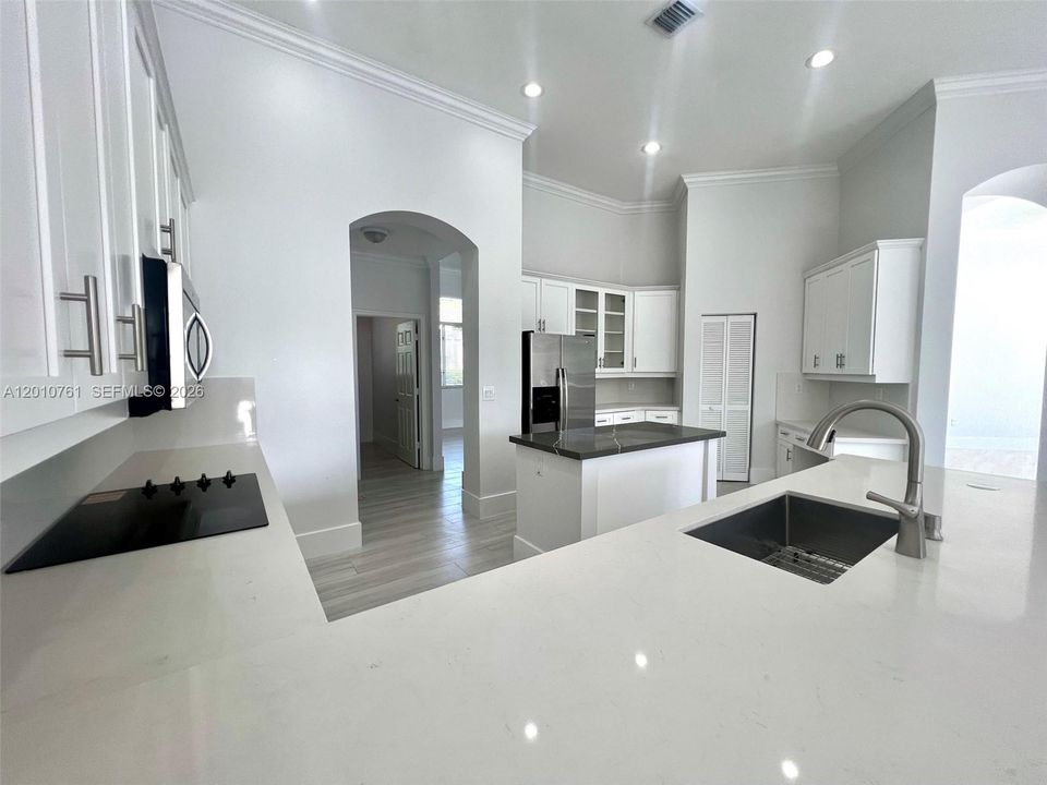Active With Contract: $8,500 (4 beds, 3 baths, 2989 Square Feet)