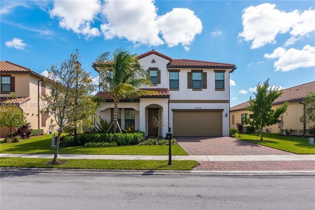 For Sale: $1,050,000 (4 beds, 3 baths, 3120 Square Feet)