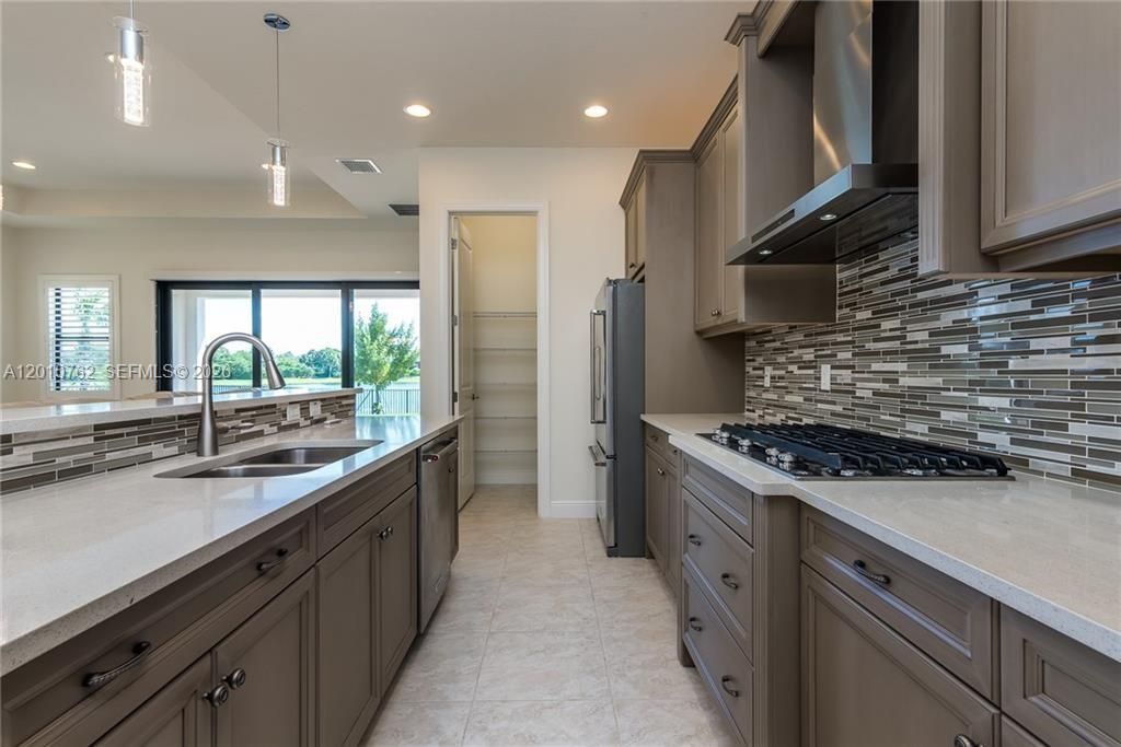 For Sale: $1,050,000 (4 beds, 3 baths, 3120 Square Feet)