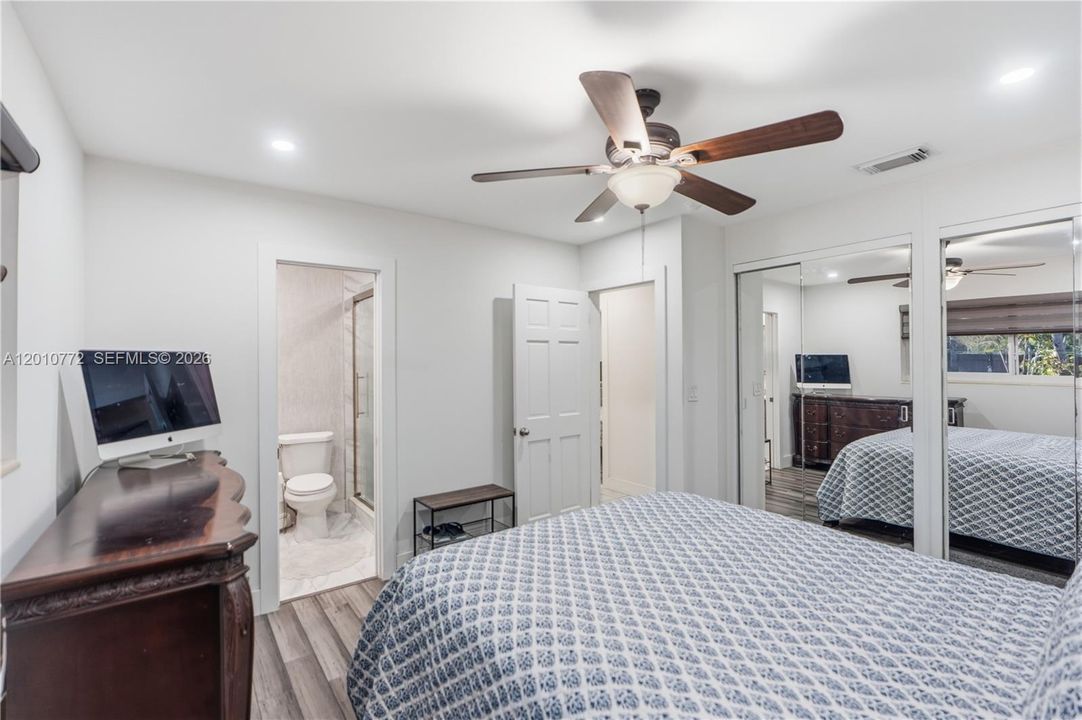 For Rent: $4,500 (4 beds, 2 baths, 1261 Square Feet)