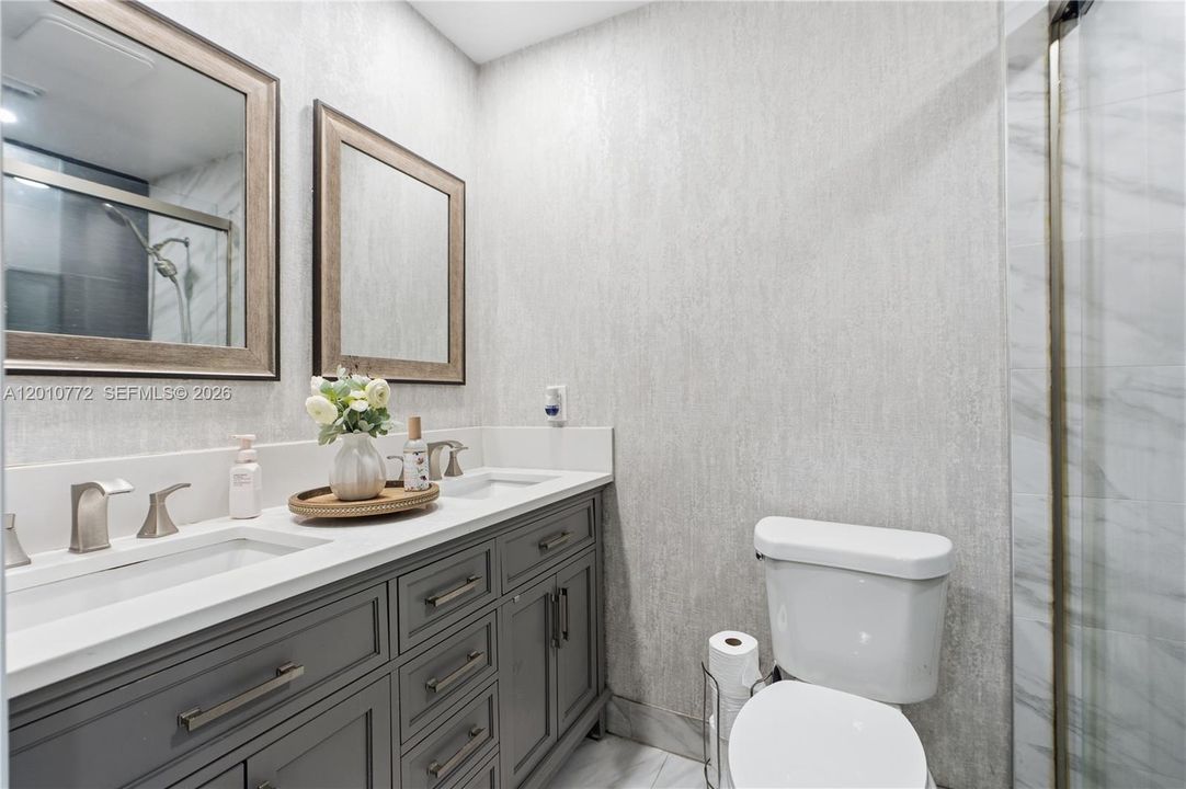 For Rent: $4,500 (4 beds, 2 baths, 1261 Square Feet)