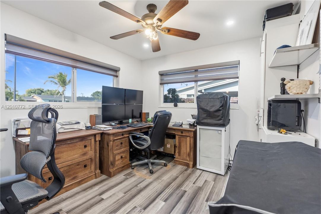 For Rent: $4,500 (4 beds, 2 baths, 1261 Square Feet)