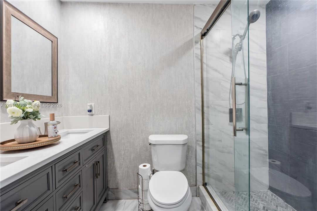 For Rent: $4,500 (4 beds, 2 baths, 1261 Square Feet)