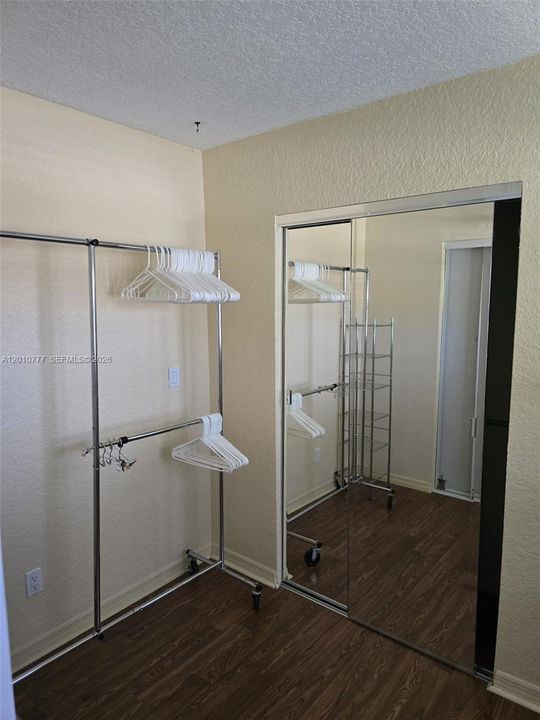 Recientemente alquilado: $2,650 (2 camas, 2 baños, 1152 Pies cuadrados)
