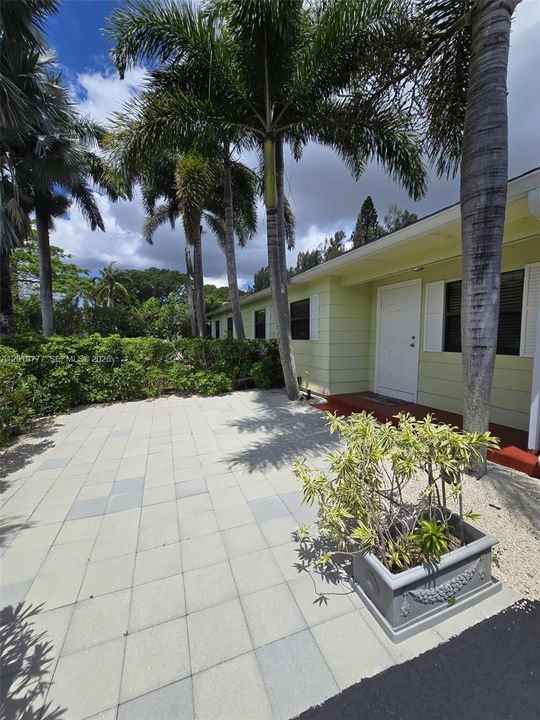 Recientemente alquilado: $2,650 (2 camas, 2 baños, 1152 Pies cuadrados)