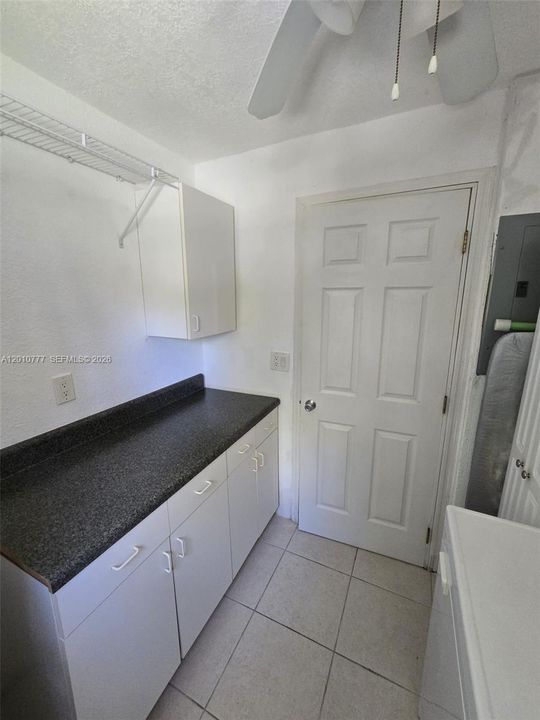 Recientemente alquilado: $2,650 (2 camas, 2 baños, 1152 Pies cuadrados)